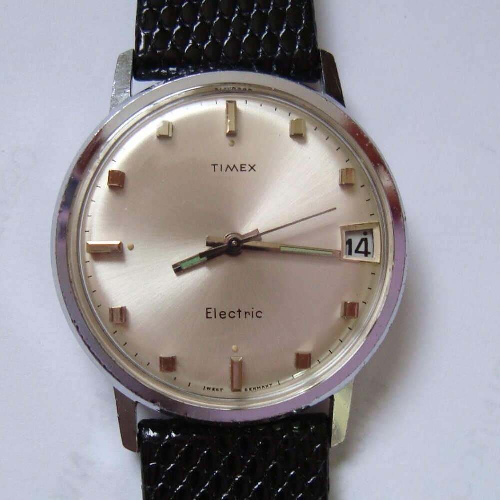 VINTAGE TIMEX ELECTRIC,RUN GREAT,NEW BATTERY